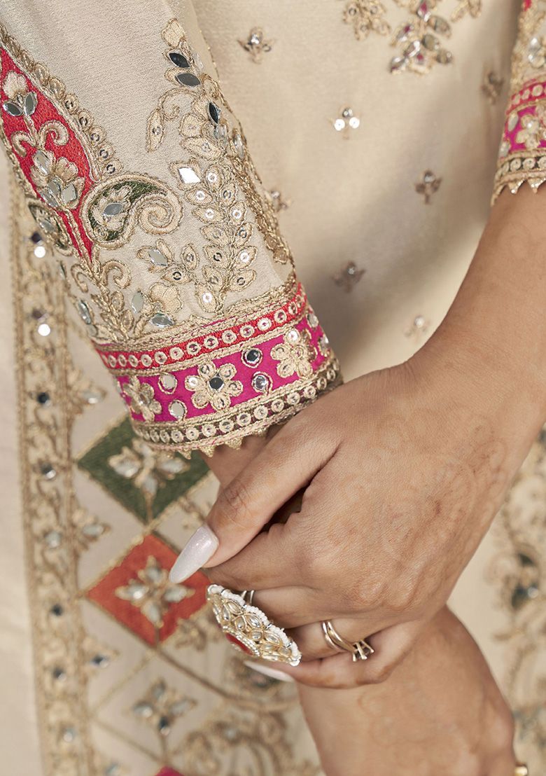 Gulzar Phool Zari Cream Embroidered Chinon Kurta Set