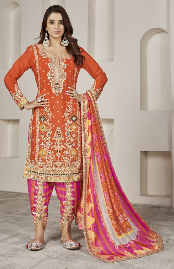 Gulzar Phool Zari Cream Embroidered Chinon Kurta Set