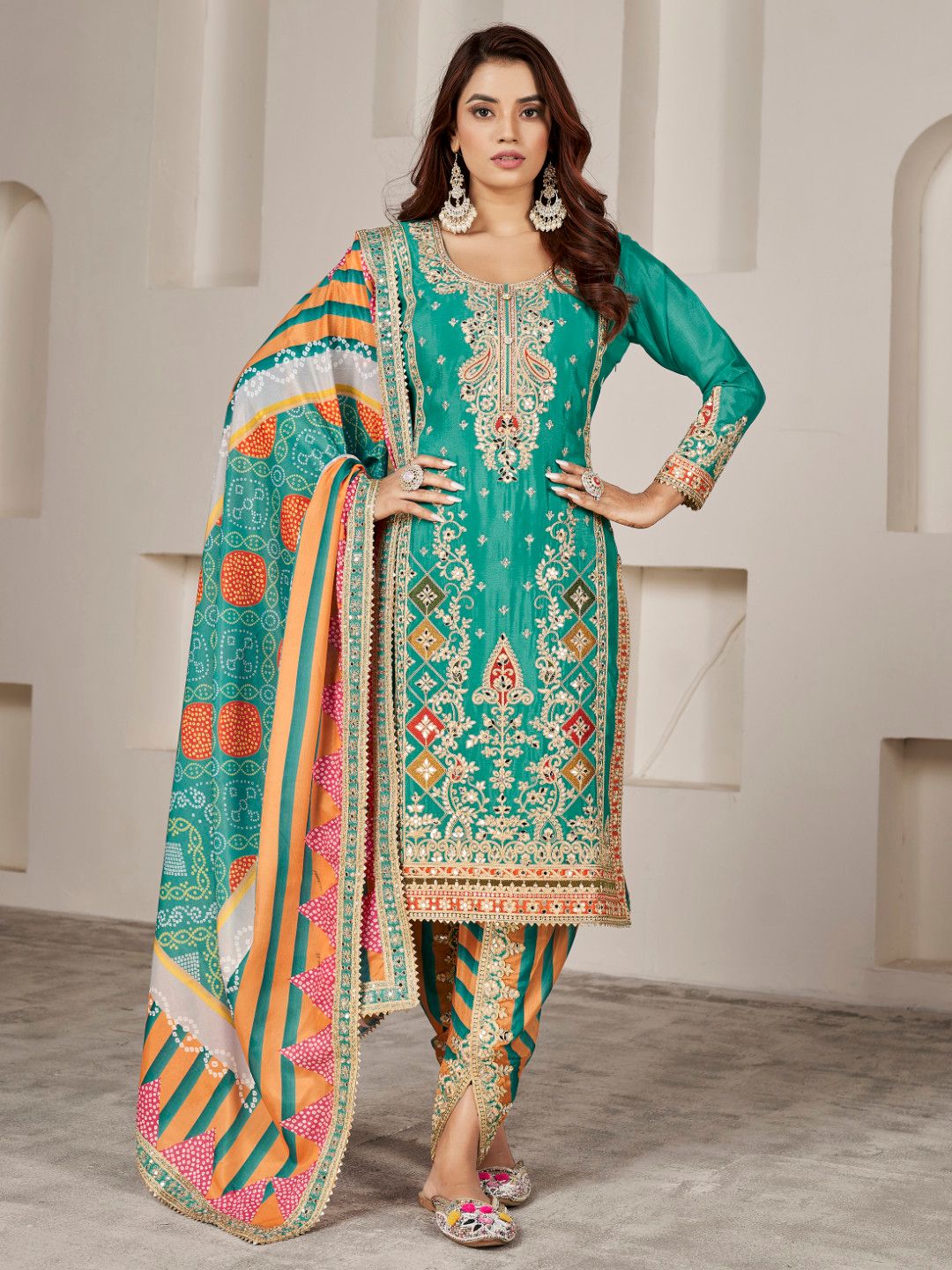 Gulzar Phool Zari Cream Embroidered Chinon Kurta Set