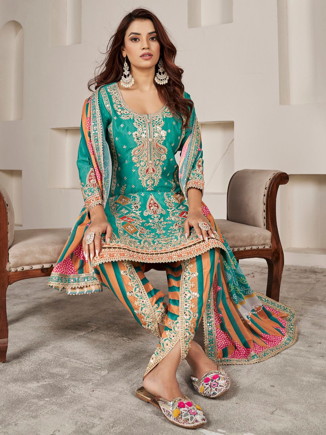 Gulzar Phool Zari Cream Embroidered Chinon Kurta Set